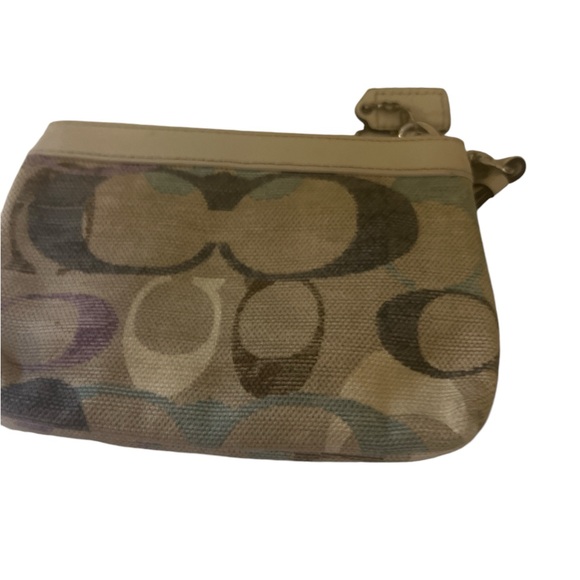 Coach signature wristlet/ coach logo/ card case/ key carrier /small wallet - Picture 2 of 2